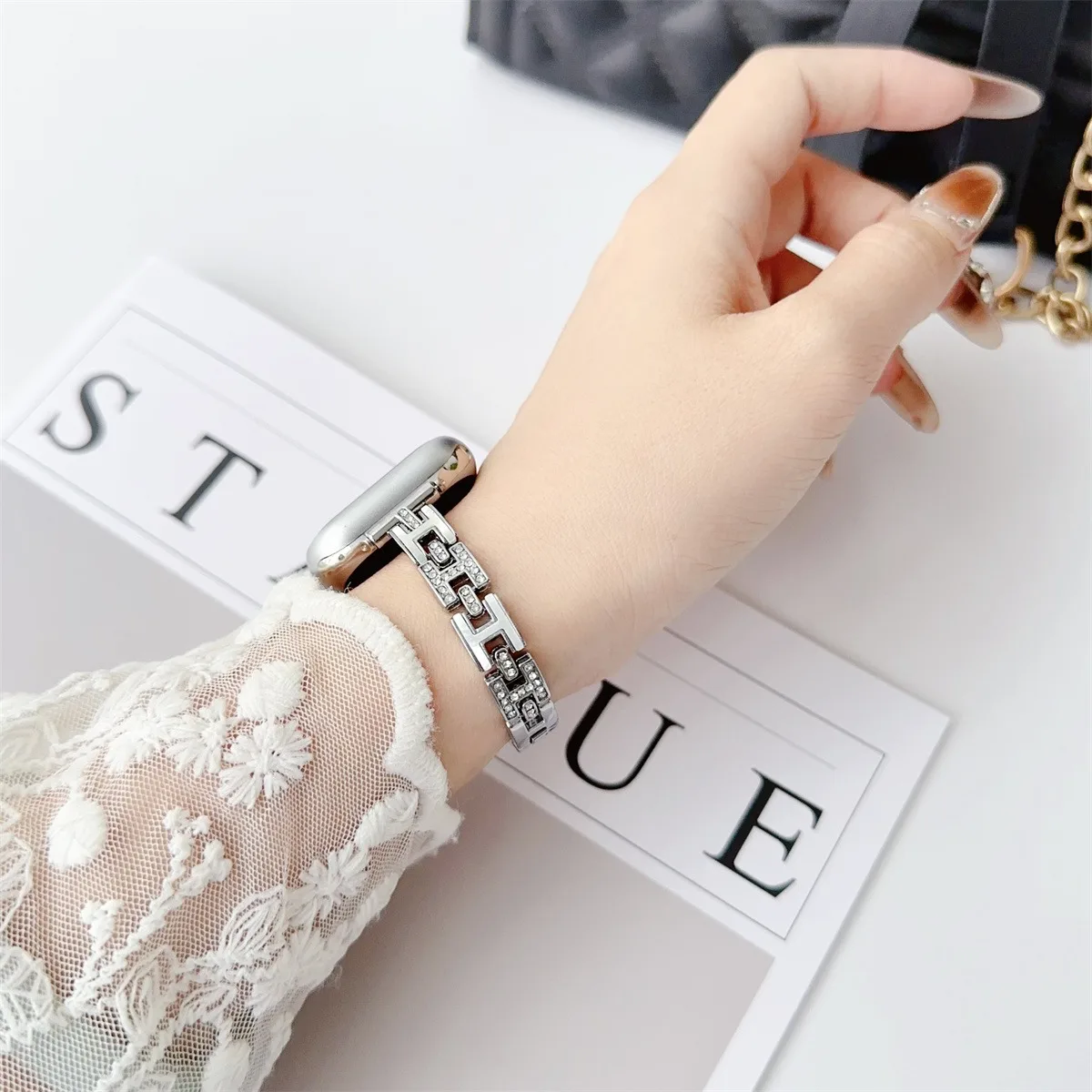 Watch Band For iWatch 42/44/45/46/49mm 38/40/41mm Metal Fashion Watch Strap For Watch Series Ultra2 Series 10/9/8/7/6/5/4/3/2/1_voghion.com