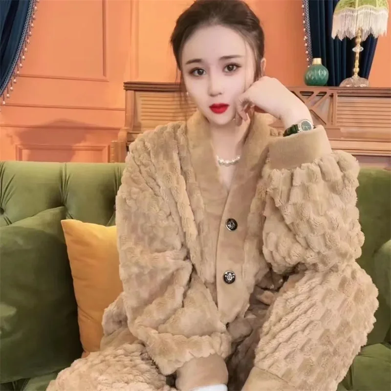 Pajamas Women's Autumn and Winter 2023 New Coral Plush Thickened Warm Fashion Network Red Small Fragrance Outwear Home Fur Set