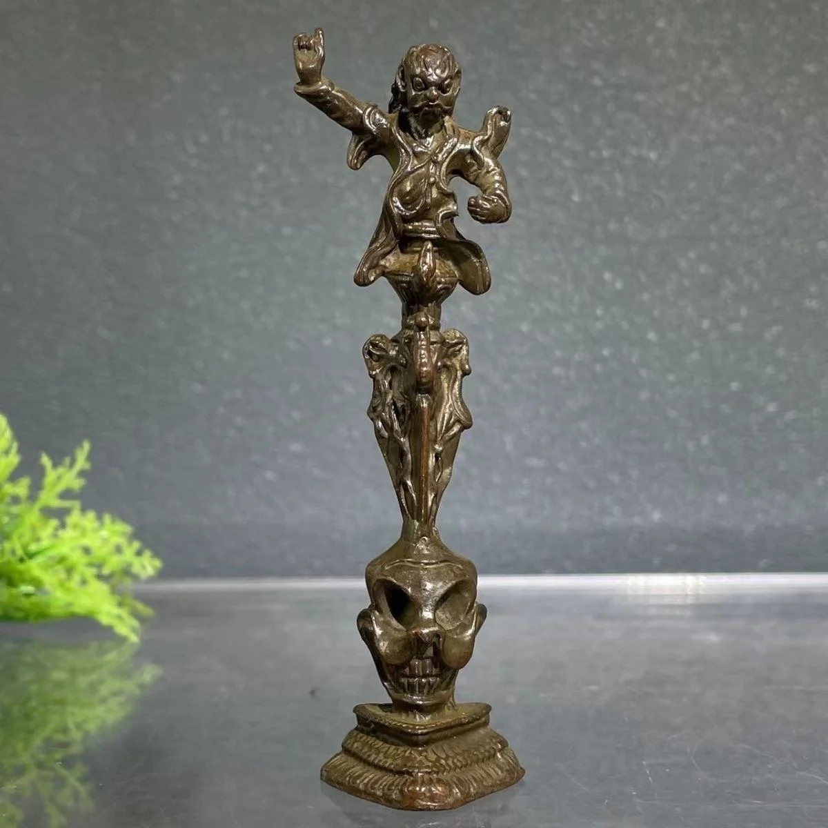 Raccogli Ornamenti La Protezione Vajra Del Maestro Del Loto Arrabbiato Buddismo Tibetano Nepalese Cielo Nero Vajra Pestle Strumenti Magici