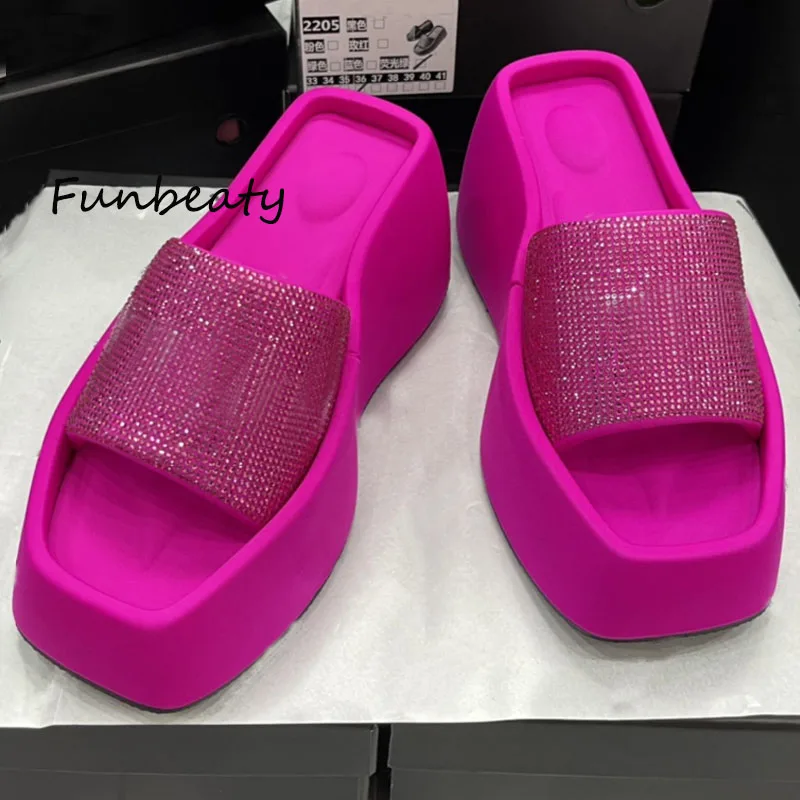 

2024 Women's Slippers Slope Heel Sandals Water Diamond Ladies Shoes Thick Sole Lightweight Luxury Design Chunky Heel FashioShoes