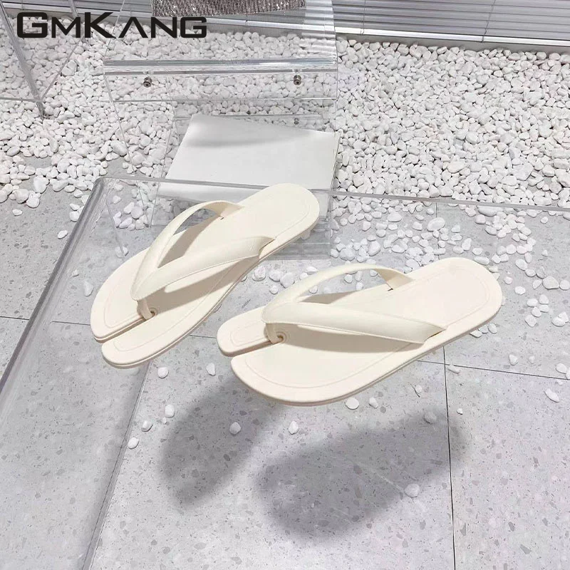 

Hot Sales Flat Slippers Women Candy Color Rubber Slides Flip Flops Summer Holiday Beach Shoes Women Split Toe Slippers Woman