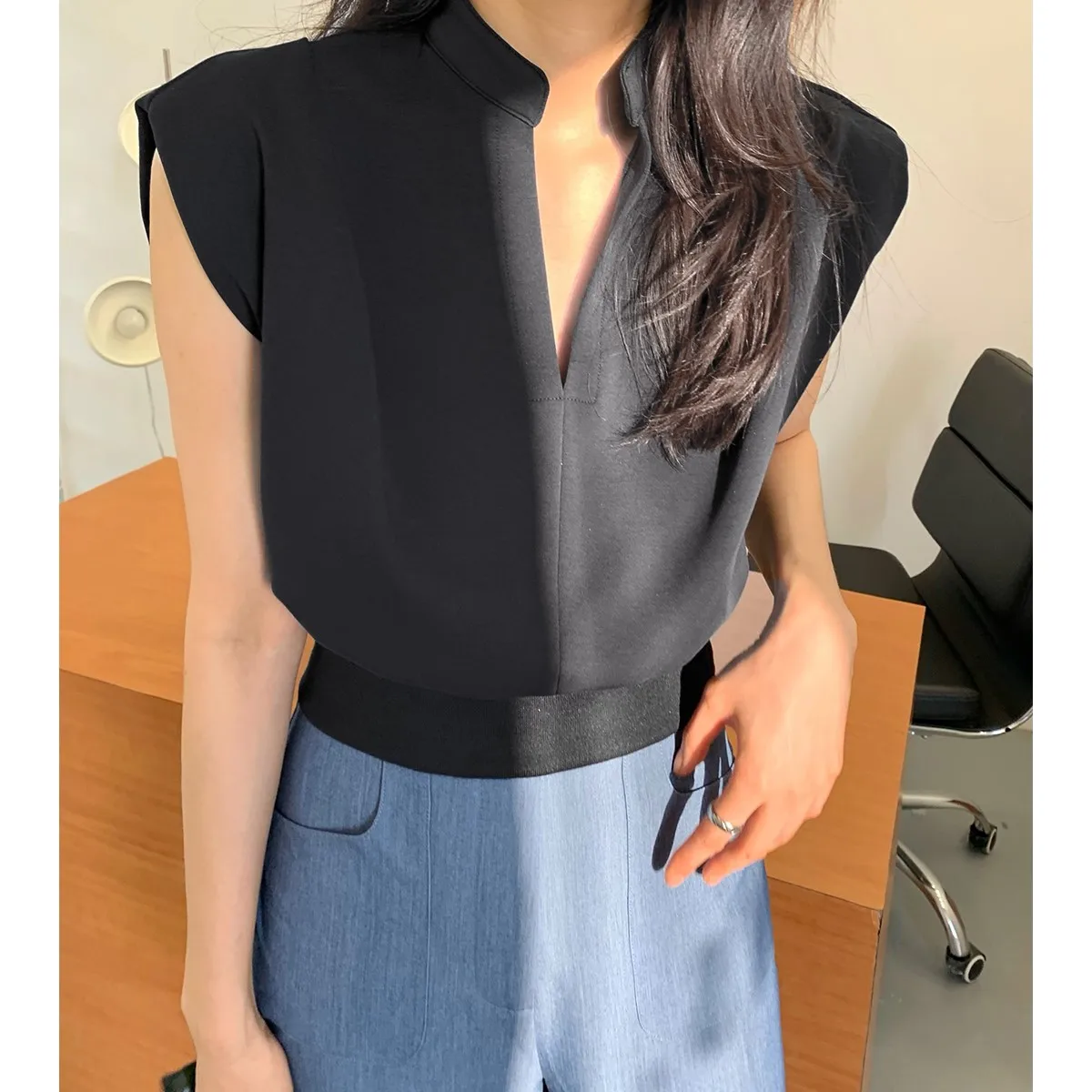 

Женский хлопковый топ с V-образным вырезом, без рукавов