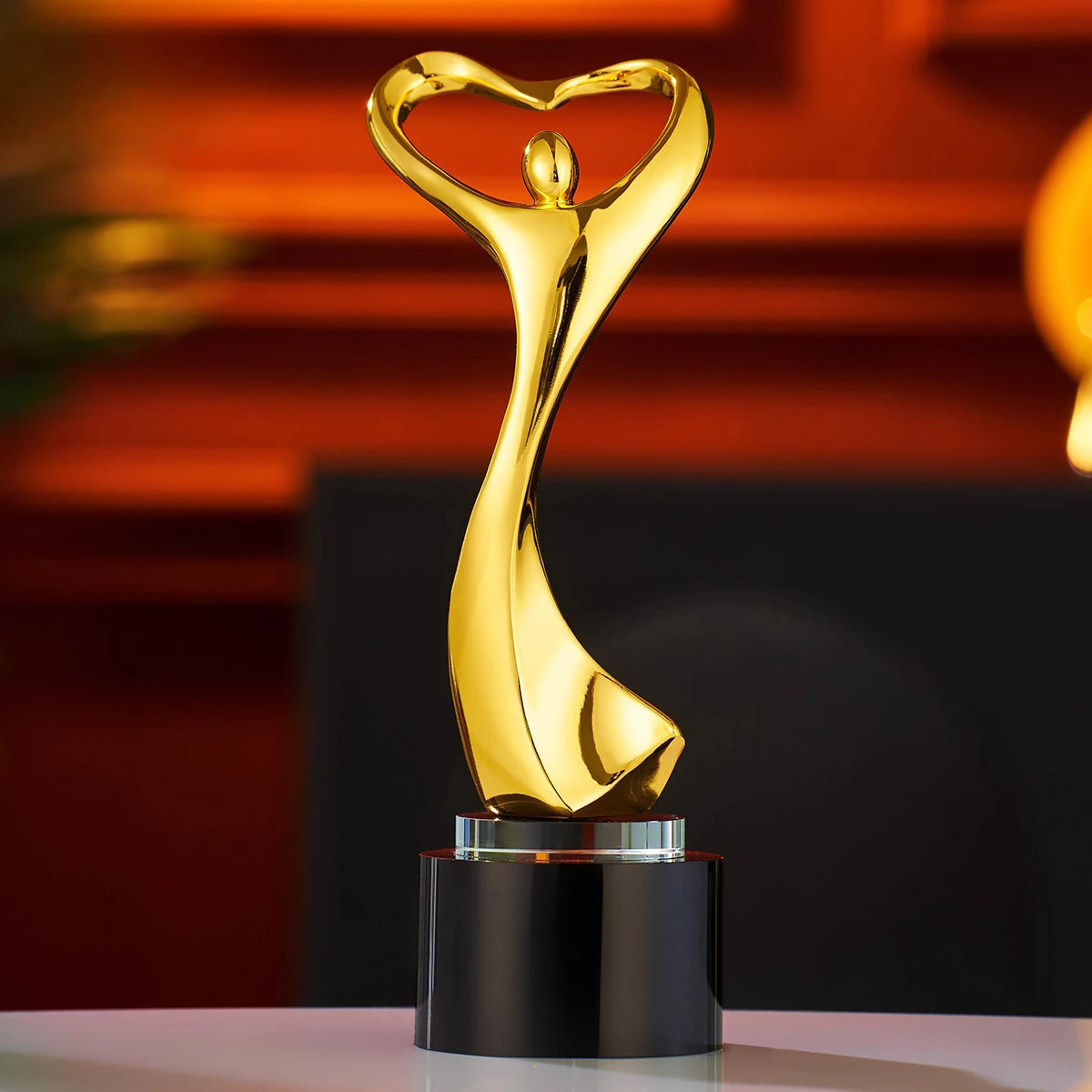 Customized Twisted Column Metal Trophy Creative Gold Silver Copper High-end Excellent Employee Company Annual Meeting Award, 1Pc