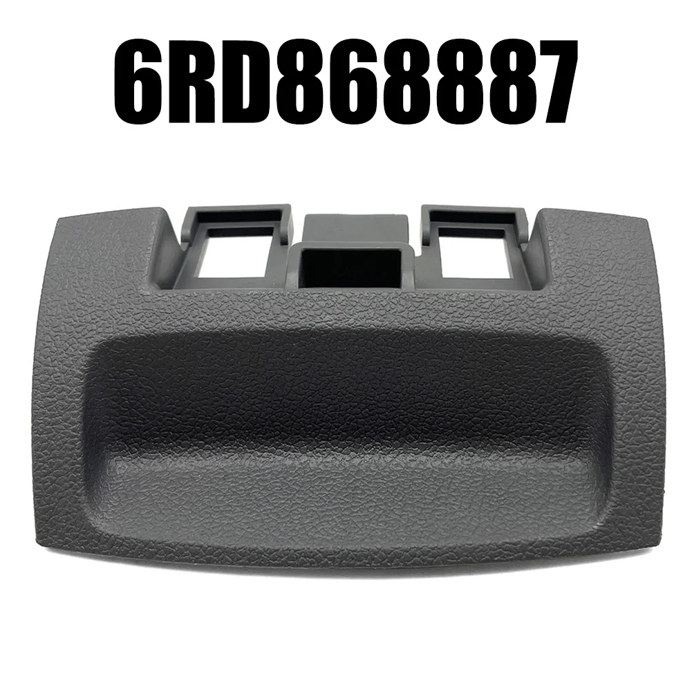 견고하고 신뢰할 수 있는 후면 콘솔 팔걸이 커버는 '11년부터 '18년까지의 폴로 시리즈에 맞게 설계되었습니다.