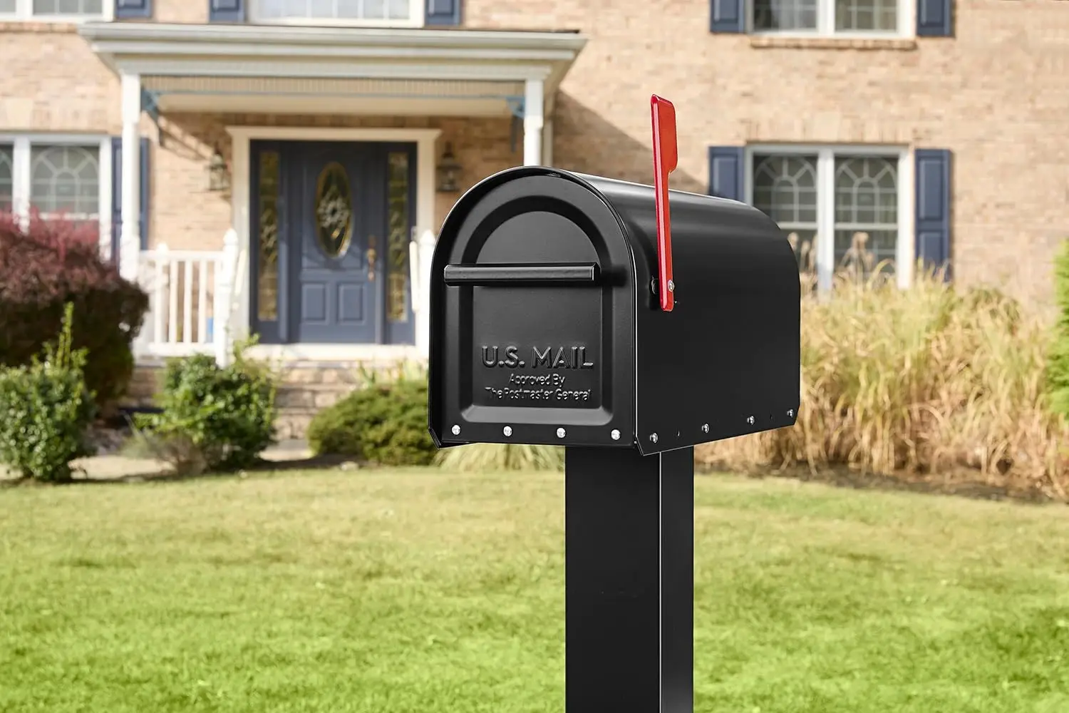 

5560B-R-10 Architectural Mailboxes Sequoia Post Mount Mailbox Large Black Made of galvanized steel to prevent corrosion