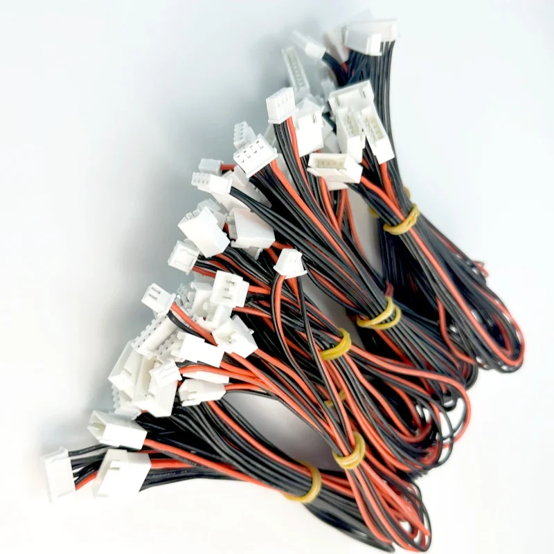 Détail du câble équilibreur LiPo 1S-8S 30cm, fils colorés et connecteur femelle
