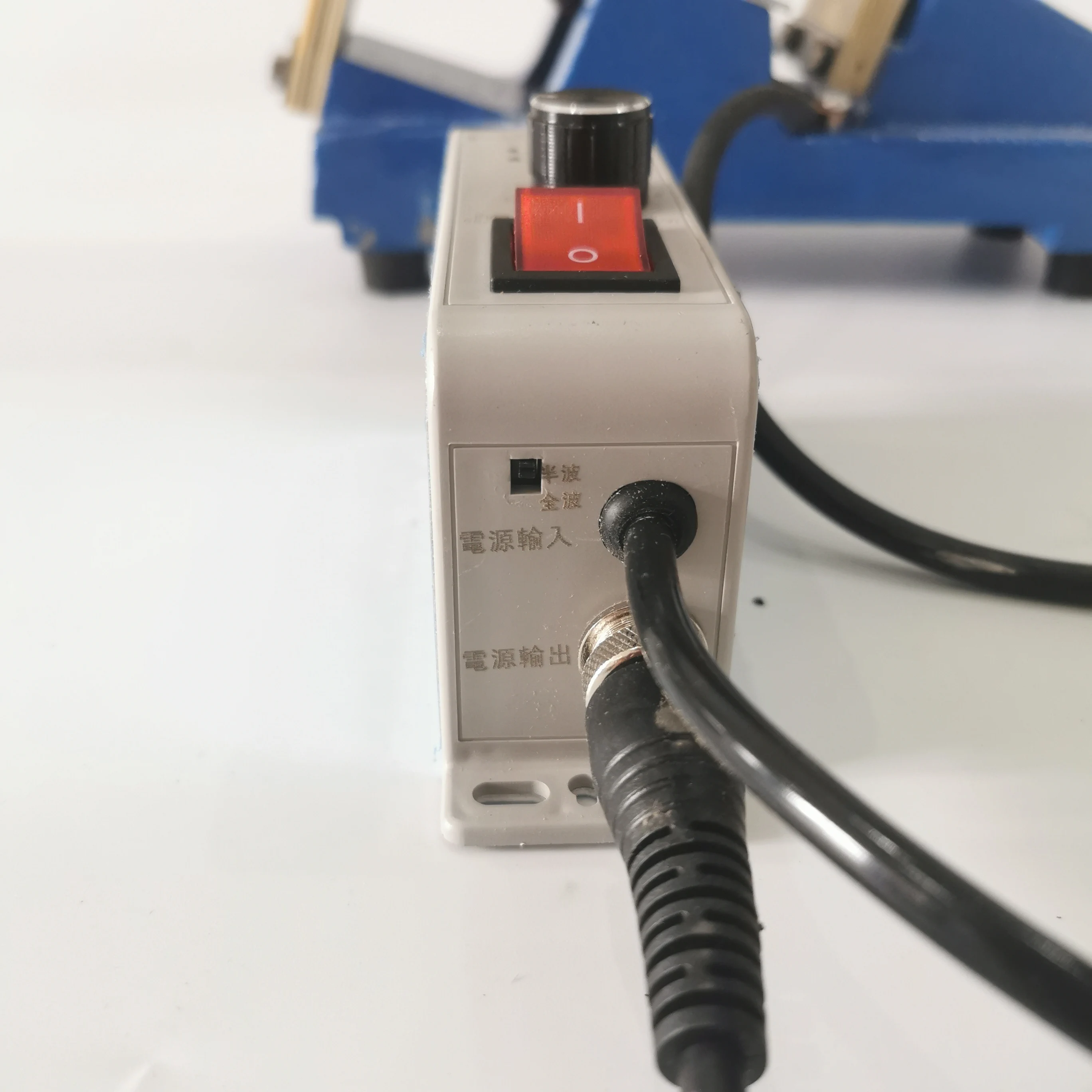 GZV3 Small Electromagnetic Vibrating Feeder Shaking Feeding Machine detail image 8
