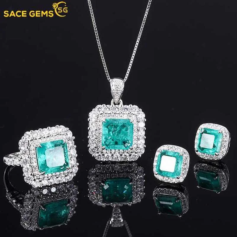 

Комплект из кольца и серег, из серебра 925 пробы