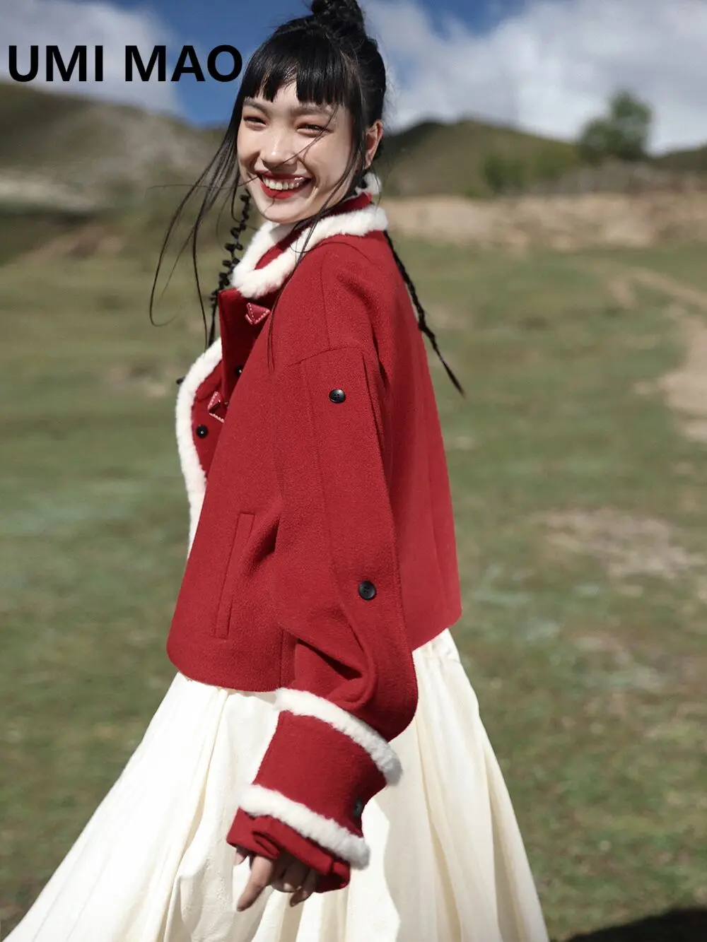 

UMI MAO New Chinese Contrast Woolen Coat Women Autumn Winter New Vintage Standing Collar Panel Imitation Otter Rabbit Hair Top