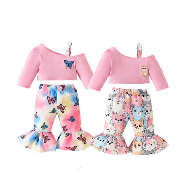 

Осенний комплект одежды для маленьких девочек из 2 предметов, футболка с длинным рукавом и косым плечом, топы, расклешенные брюки с принтом бабочки/кота, наряды