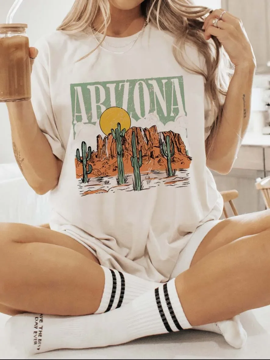 

Летняя новая футболка Desert Dream, Аризона с принтом, мультяшный рисунок 90-х, женская одежда с забавным рисунком, Повседневная футболка с круглым вырезом.