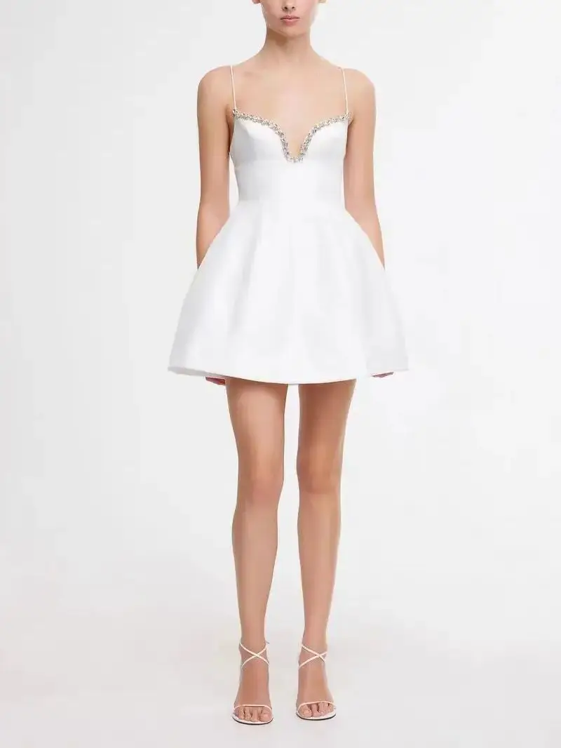 

French haute couture temperament socialite pearl strapless small suspender white dress