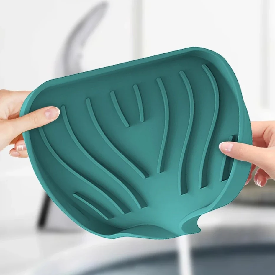 Soap Drain Pad Faucet Absorbent Mat Silicon Kitchen Sink Splash Guard Drain Pad Water Splash Catcher Mats Countertop Protector kitchen splash guard kitchen sink pad kitchen faucet pad