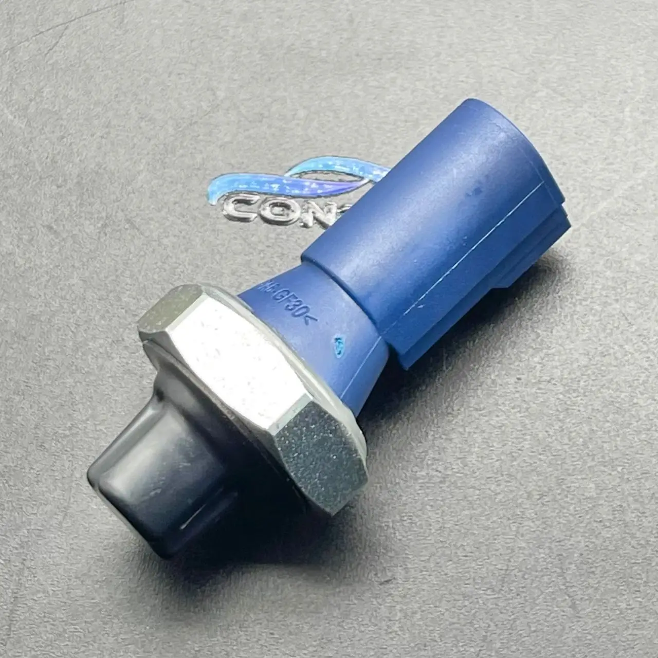 

1pc for Volkswagen EA888 New Passat Tiguan Magotan skoda superb oil sensor plug high and low pressure oil pressure sensor
