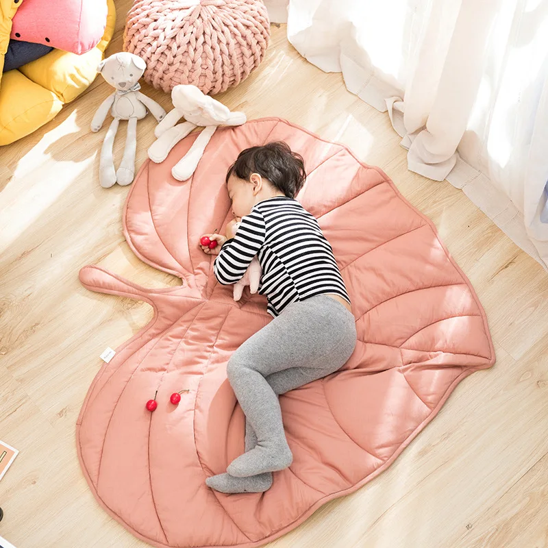 

Creative Leaf Dog Bed Mat Soft Machine Washable for Child and Pet Cat Dog Mat for Large Medium Small Dogs Mat Home Decor Pad