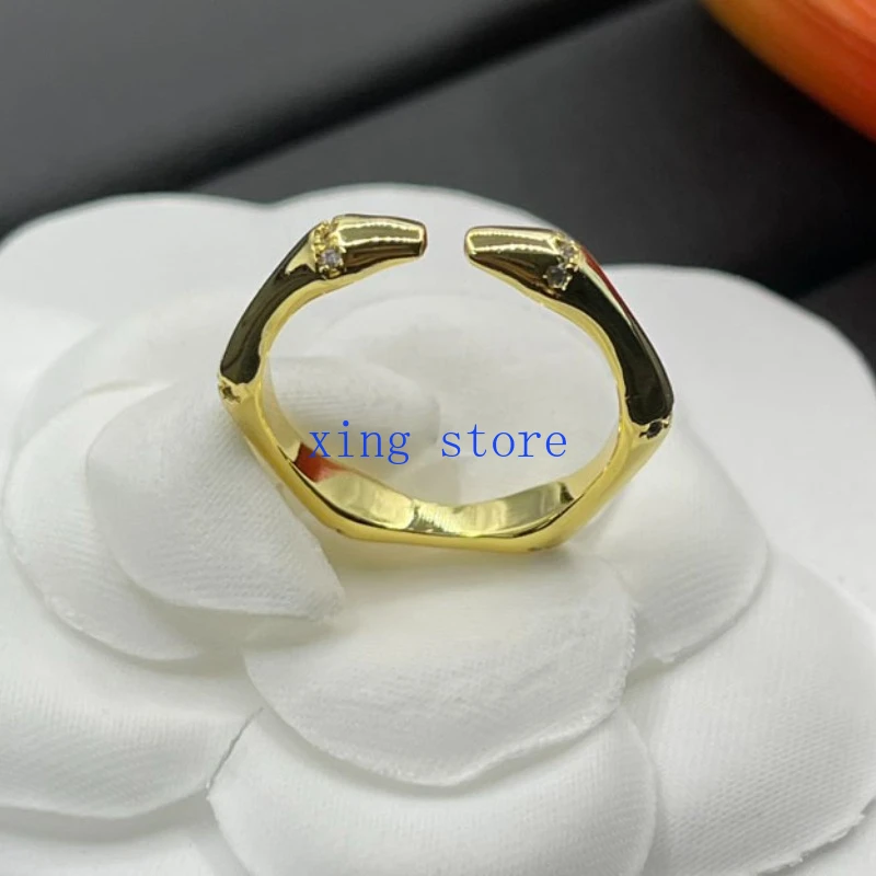 2024 Fashion New Classic Round Cut Crystal Inlaid Geometric Women's Ring
