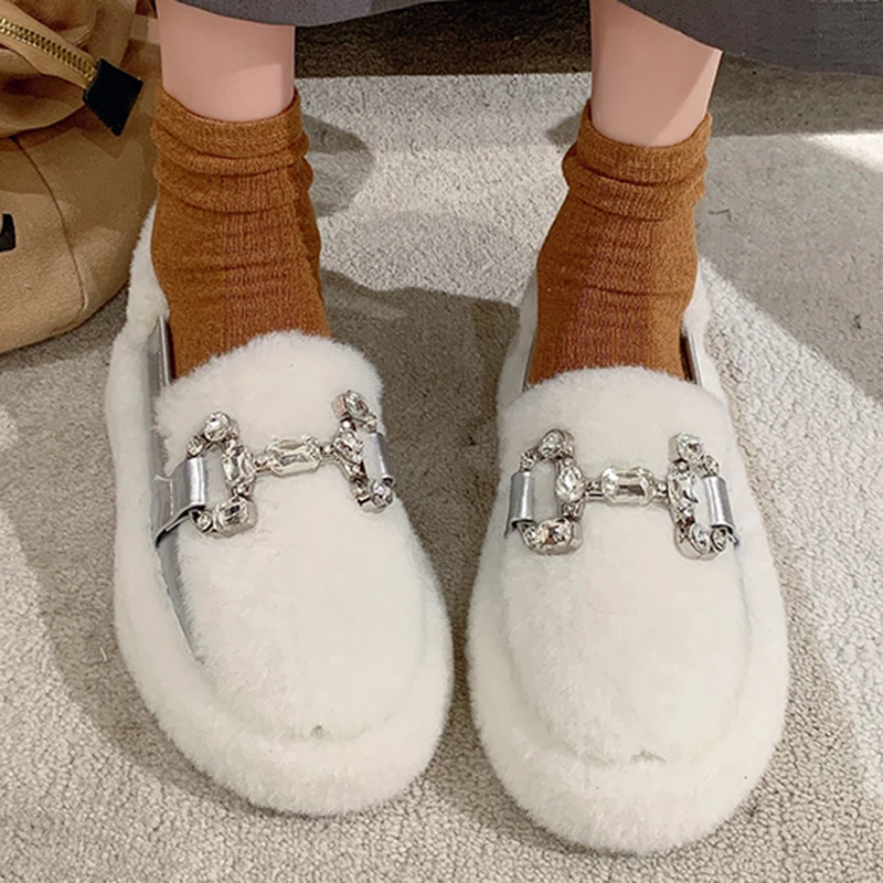 

Зимние теплые женские мягкие туфли для снежной погоды, пушистые плоские слипоны с металлическим украшением, удобные повседневные туфли на толстой подошве для женщин 35-40