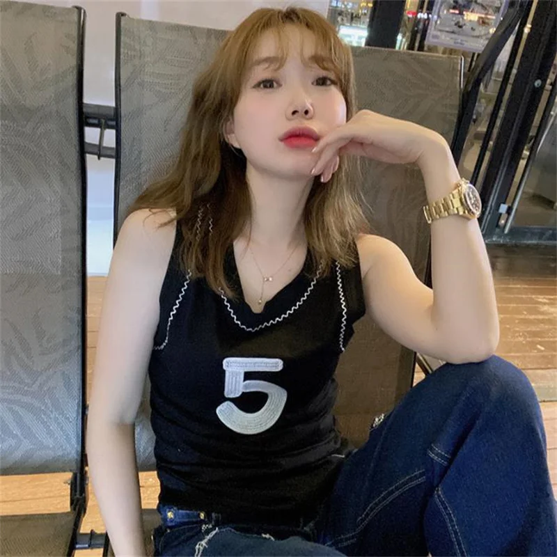 

Женский спортивный жилет с низким круглым вырезом, черно-белый топ с надписью и вышивкой, свободный спортивный жилет без рукавов для весны и лета