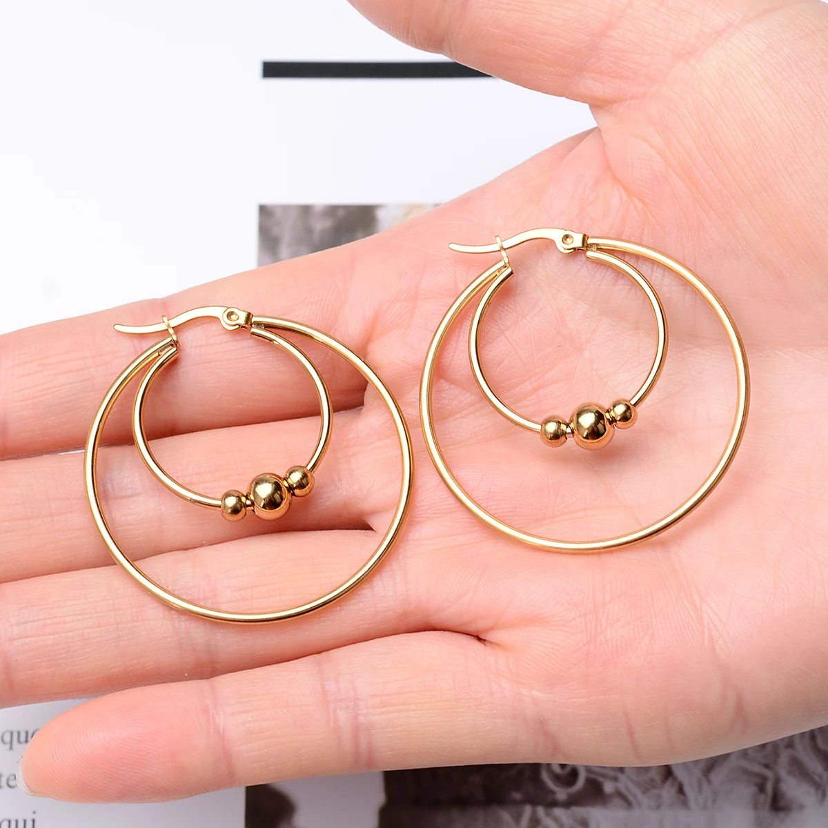 Edelstahl Übertrieben Runde Big Hoop Ohrring Frauen Glatte Design Vintage Doppel Ringe Ohrring Persönlichkeit Erklärung Hoops – Detail 6