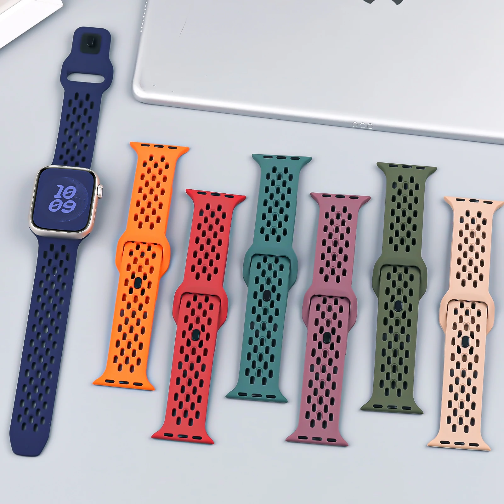 Premium Silicone Sport Strap for Smart Watches - Versatile and Stylish Bracelet Band