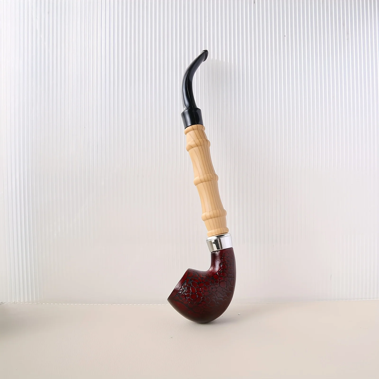 Crocodile Texture Emblem Classic Red Tobacco Pipe with Bamboo Style Durable Plastic Smoking Pipe for Tobacco Enthusiasts