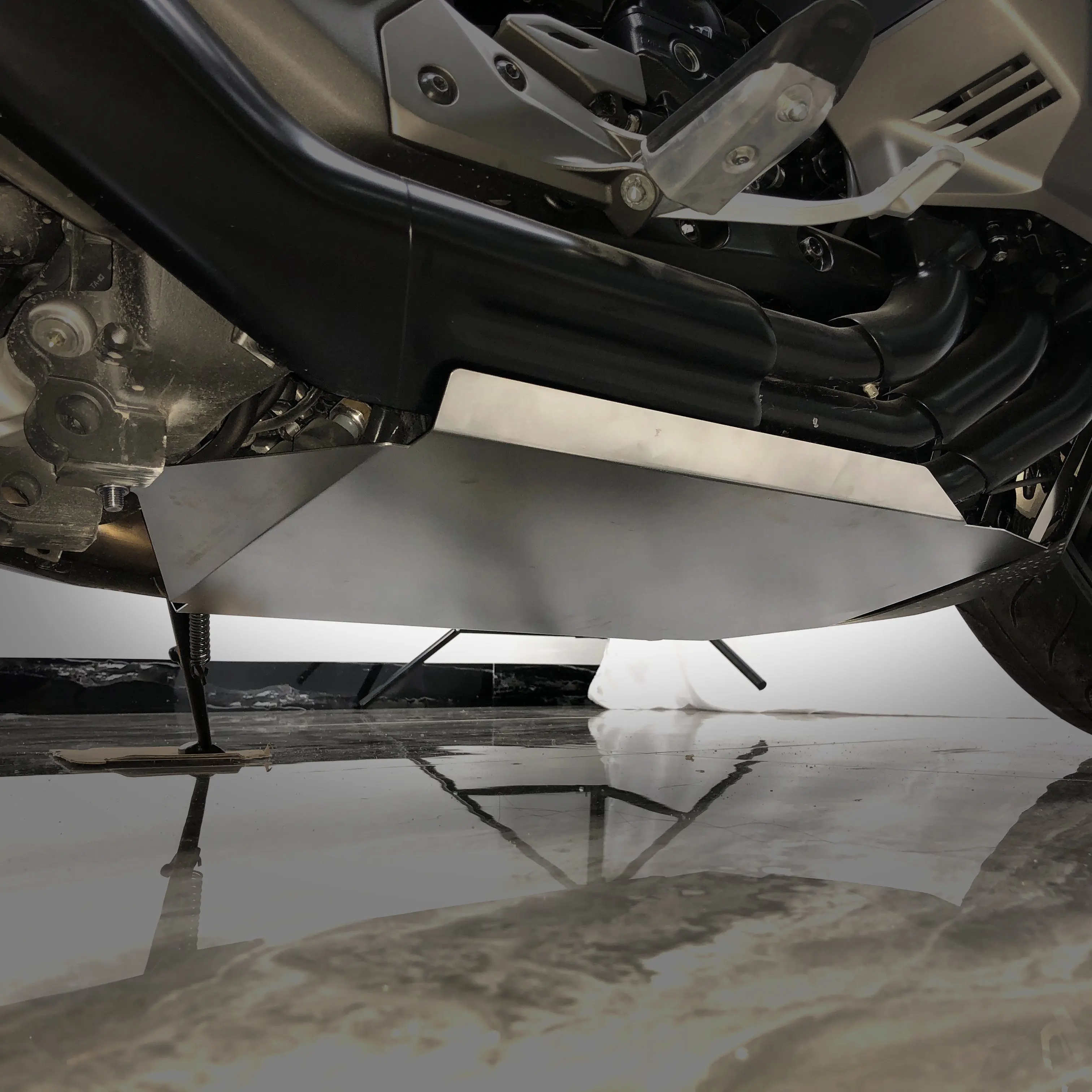 

2018-2023 For Honda Gold Wing GL1800 GL1800B F6B Motorcycle Engine Chassis Guard Cover Protector Board Belly Pot Stainless steel