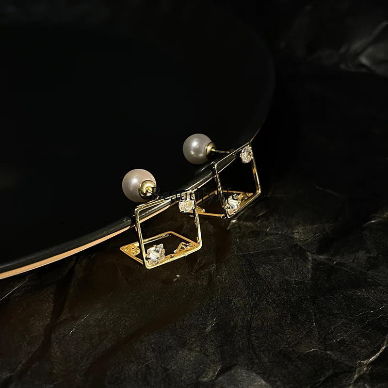 

Niche Design Pearl Square Earrings Refined Grace