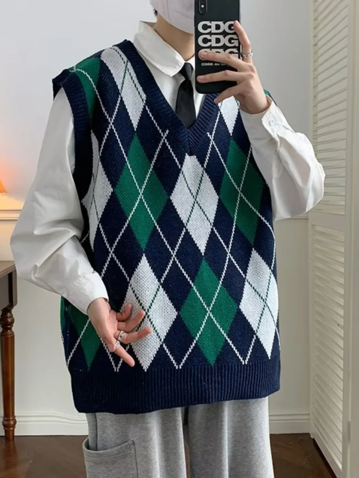 New Autumn Fashion Brand Argyle Cardigan Sweater Deep V Neck Knit Vest Men Trendy Diamond Sleeveless Casual Men Clothing C124
