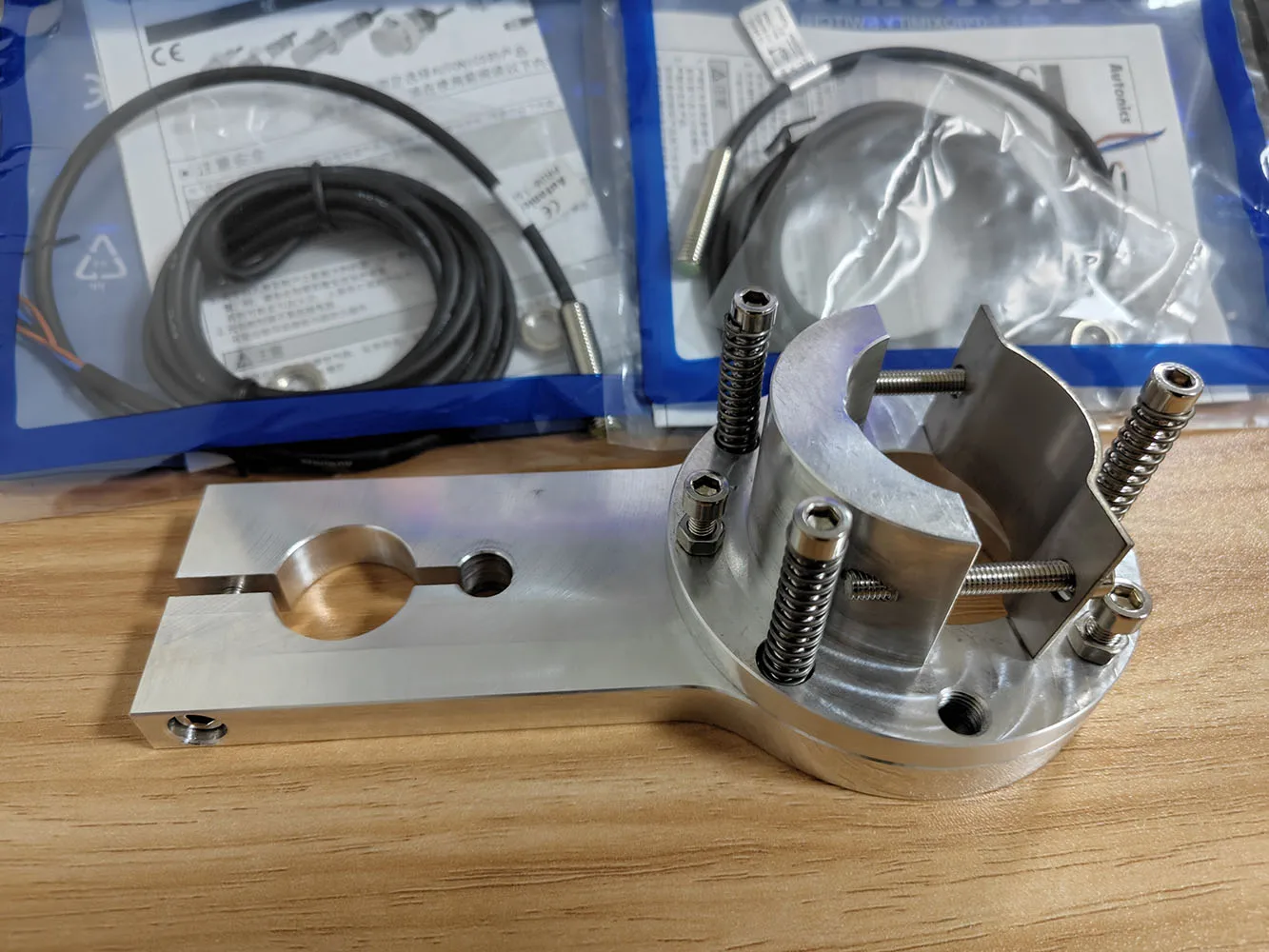 Dispositivo Elétrico Anticolisão da Braçadeira da Tocha do Plasma para o Suporte Portátil 2535 mm da Chama do Cnc para a Máquina de Corte do Cnc