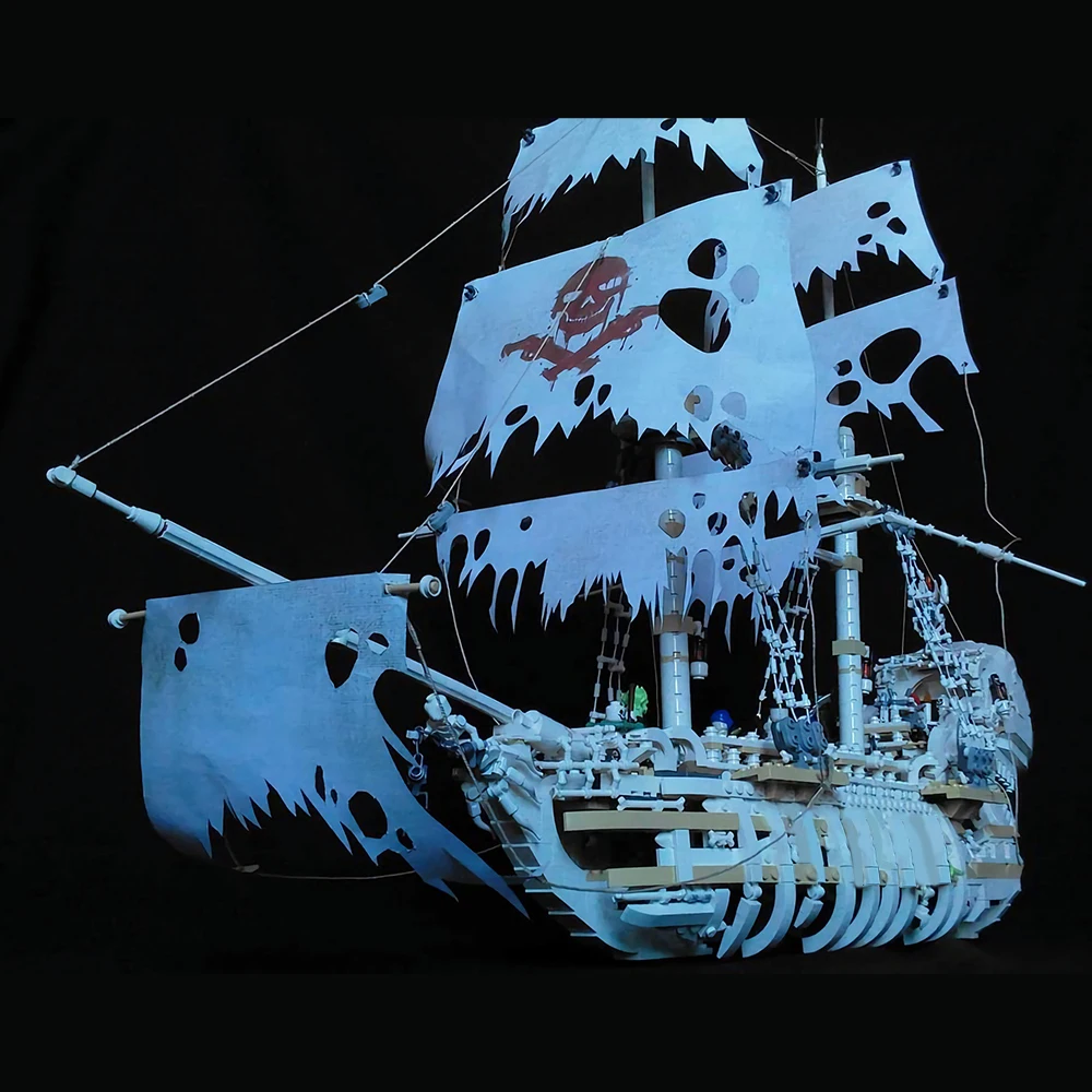 Pirates Ship Skull'S Eye Schooner Building Block Kit Charons Spaventosi Chest Bone Ghost Captain Red Beard Boat Brick Model Toy