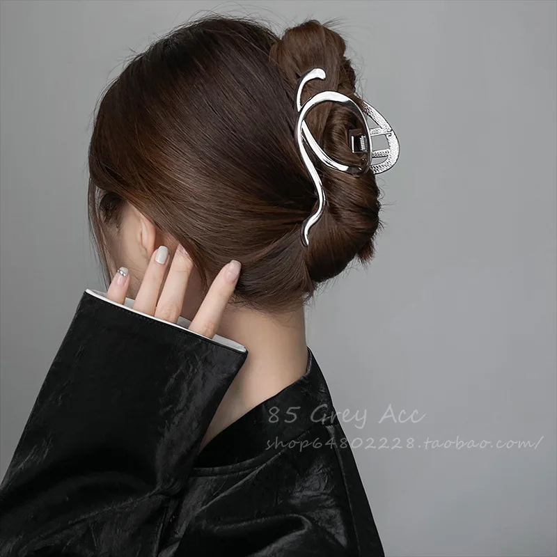 Korean Irregular metal large hair claw clips liquid styling hairgrips female special-shaped girls women hair accessories horizontal and vertical irregular screen creative effect splicing picture rotation 2k special shaped splicing processor