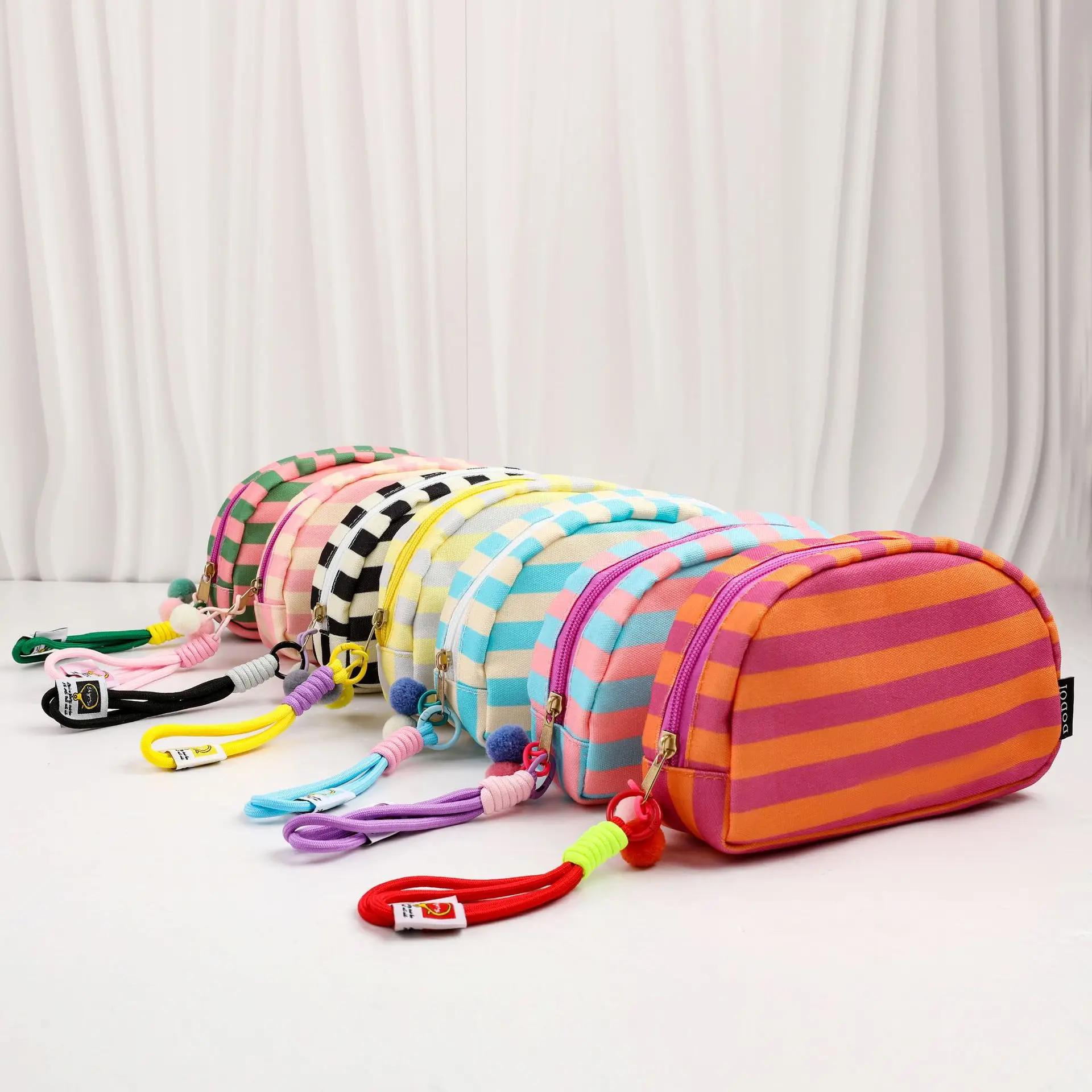 New Fashion Canvas Striped Women's Makeup Bag Portable Zipper Makeup Travel Organizer Women's Handbag Washbag