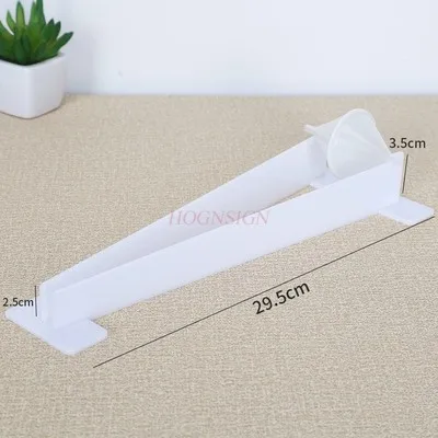 

Student scientific experiment vertebral body rolling technology small production center of gravity principle hand-invented
