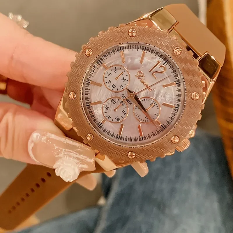 Fashion Women Watch Light Luxury Elegant Temperament Women Quartz Watch Silicone Strap Casual 3bar Waterproof Large Dial Relojes