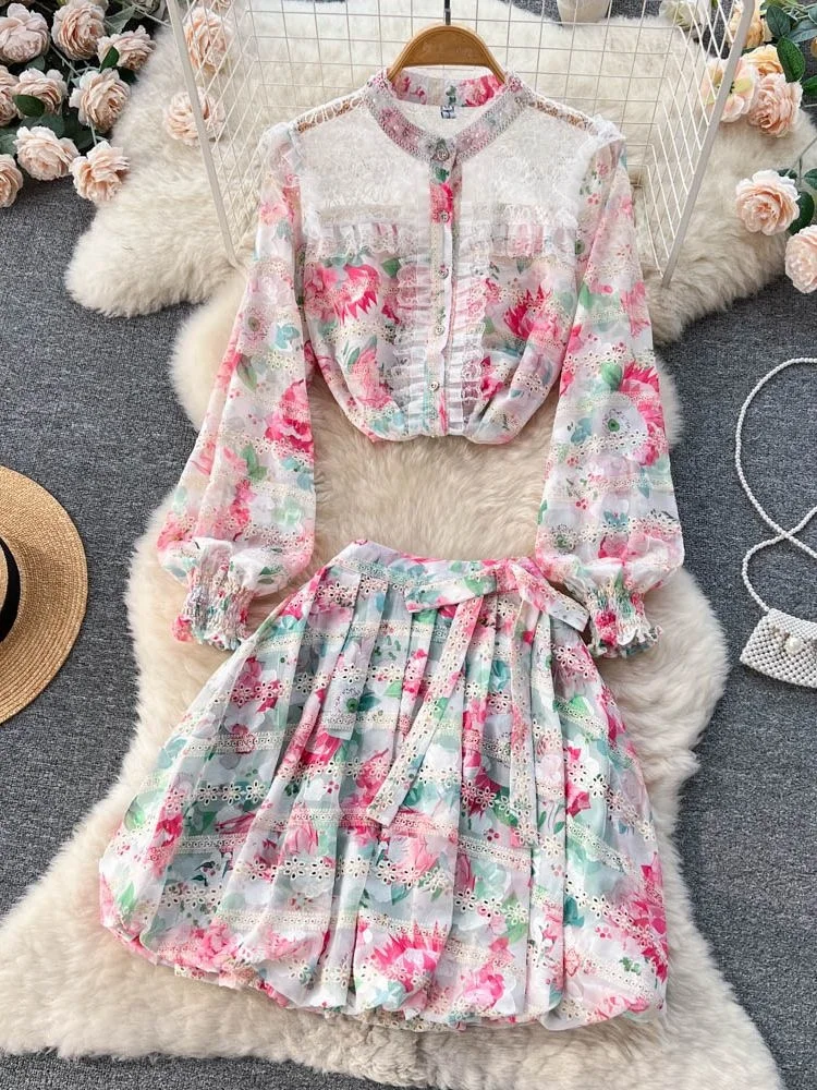 

New Summer Gorgeous Flower Emboridery Two Piece Suit For Women Lace Trims Print Beading Shirt Top+Bow Tie Pleated Mini Skirt Set