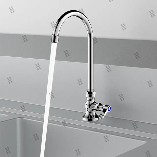 ก๊อกน้ําติดดาดฟ้าอุณหภูมิเดียวเชิงพาณิชย์พร้อมหัวฉีดสวิงและคอห่านหมุนสําหรับอ่างล้างจาน - โครงสร้างทองเหลืองทนทาน 6