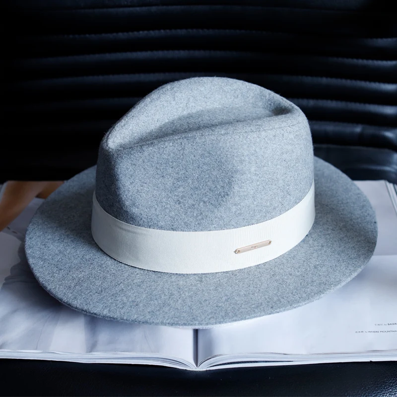 Smoky gray Whitebelt