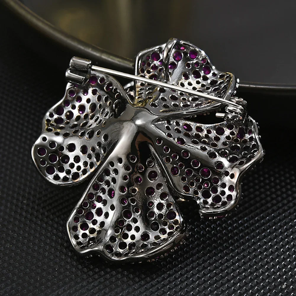 Women Elegant Large Full Crystal Flower Luxury Brooches Badges Lady Casual Party Banquet Shiny Boutique Pins Accessories Corsage
