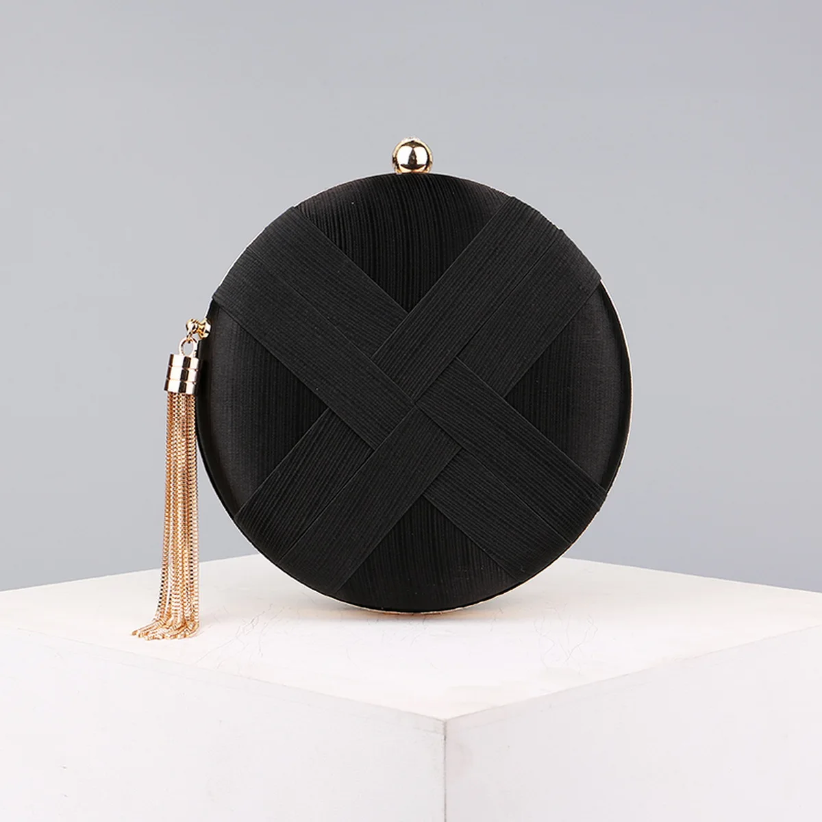 حقائب سهرة نسائية مزينة بشرّابات، مصنوعة من الساتا...