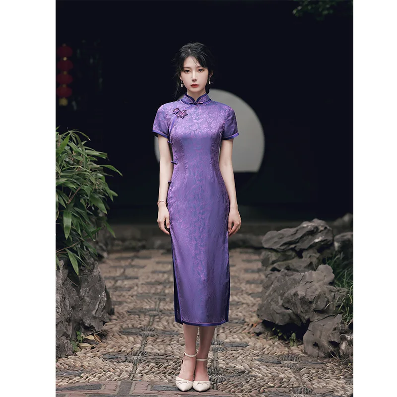 

Traditional Mandarin Collar Short Sleeve Jacquard Satin Handmade Button Long Cheongsam Women Chinese Style Wedding Qipao Dress