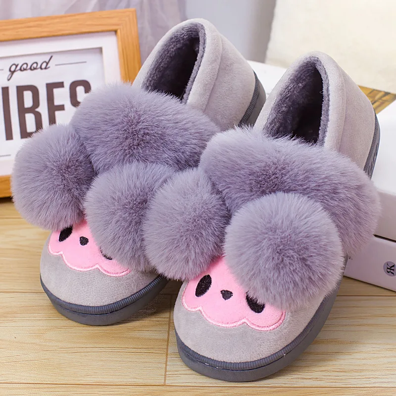 

Теплые домашние хлопковые тапочки, новинка 2022, милая сумка с вышивкой кролика, зимние хлопковые тапочки с мультяшным рисунком и двумя помпонами для женщин