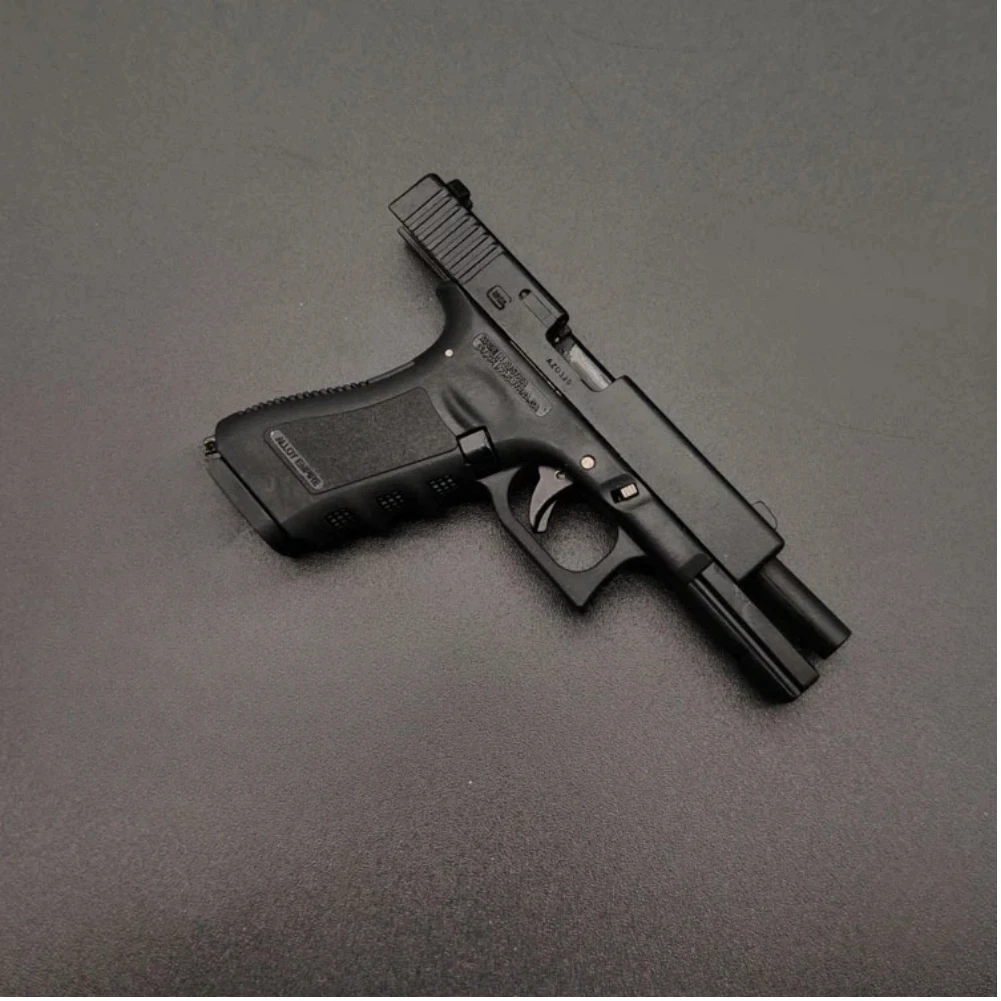Newset Shell Ejecting black GIock Airsoft Pistol Soft Bullet Toy Gun Weapon Children Armas Blaster Shoot Outdoor Game Boys 2