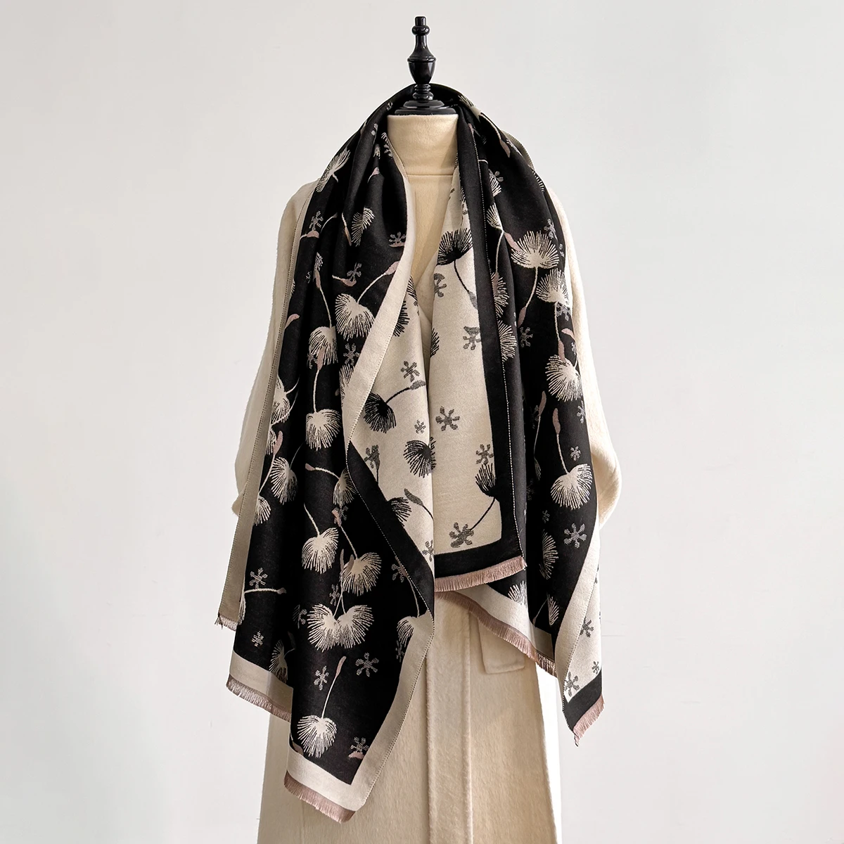 New 2025 Women Fashion Brand Leaf Print Scarf Luxury Autumn Winter Warm Shawls Scarves Pashmina Mujer Femme Foulard Bufanda