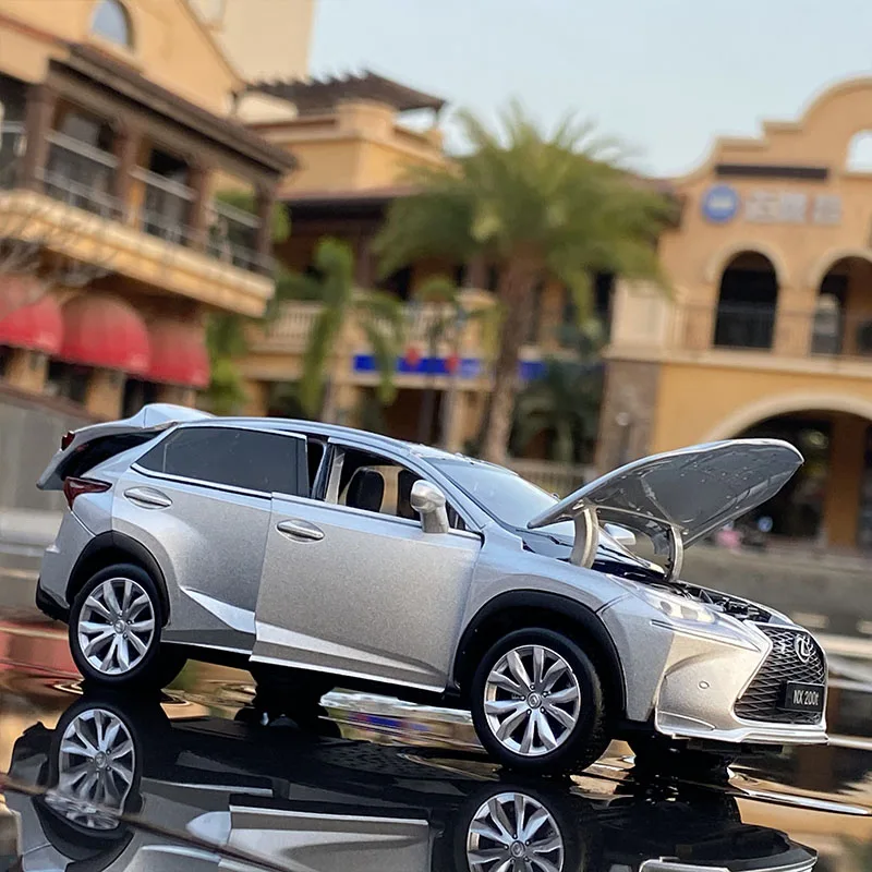 1:32 NX200T SUV Alloy Car Model Diecasts Metal Toy Vehicles Car Model Simulation Sound and Light Collection Childrens Toy Gift 4