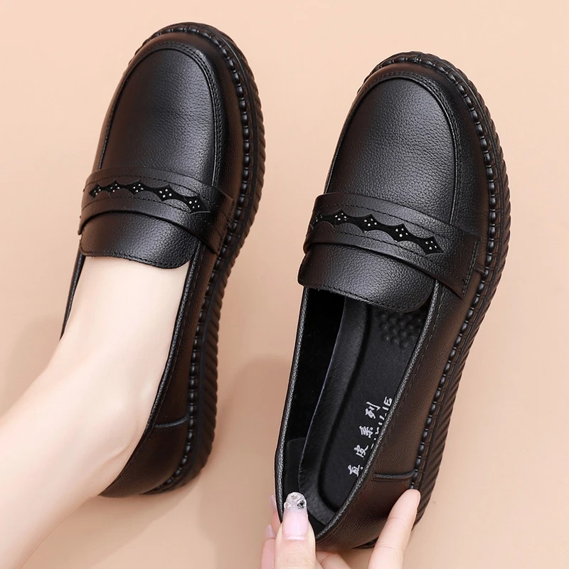 Autumn Fashion Women's Shoes Women Genuine Leather Non-slip Casual Flat Shoes Ladies Comfortable Black Work shoes Mother Shoes