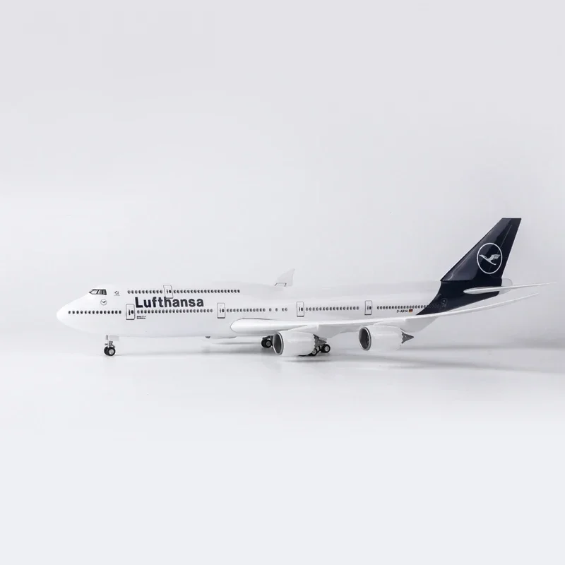 Lufthansa Airplane Model Toy 1/150 Airline B747 Plane Model Light and Wheel Landing Gear Plastic Resin Plane Model-New Painting