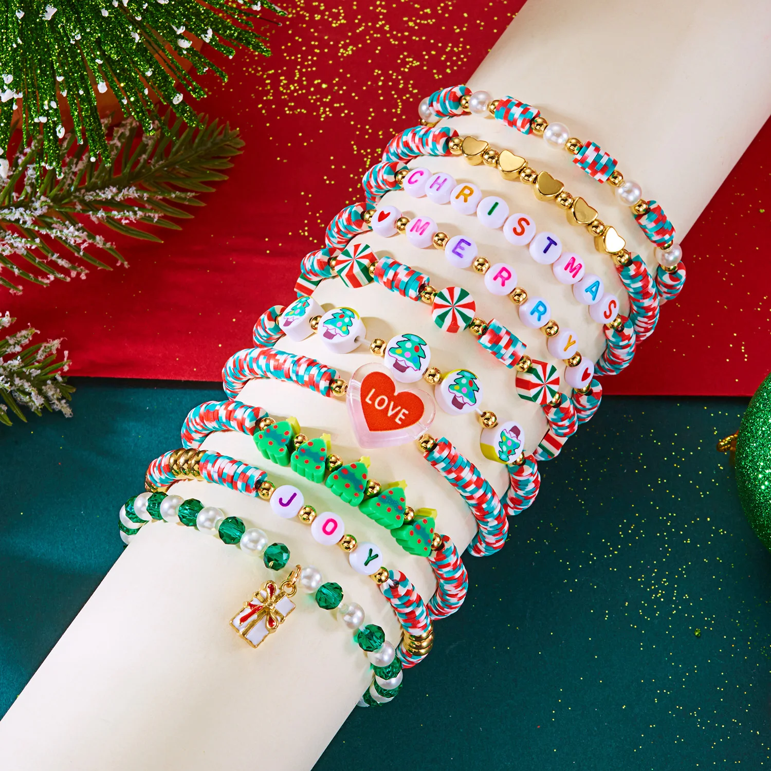 10-teiliges buntes weiches Tonperlen-Weihnachtsarmband-Set für Frauen, Weihnachtsmann, Weihnachtsbaum, Schneeflocke, stapelbare Armbänder, Schmuck – Detail 8