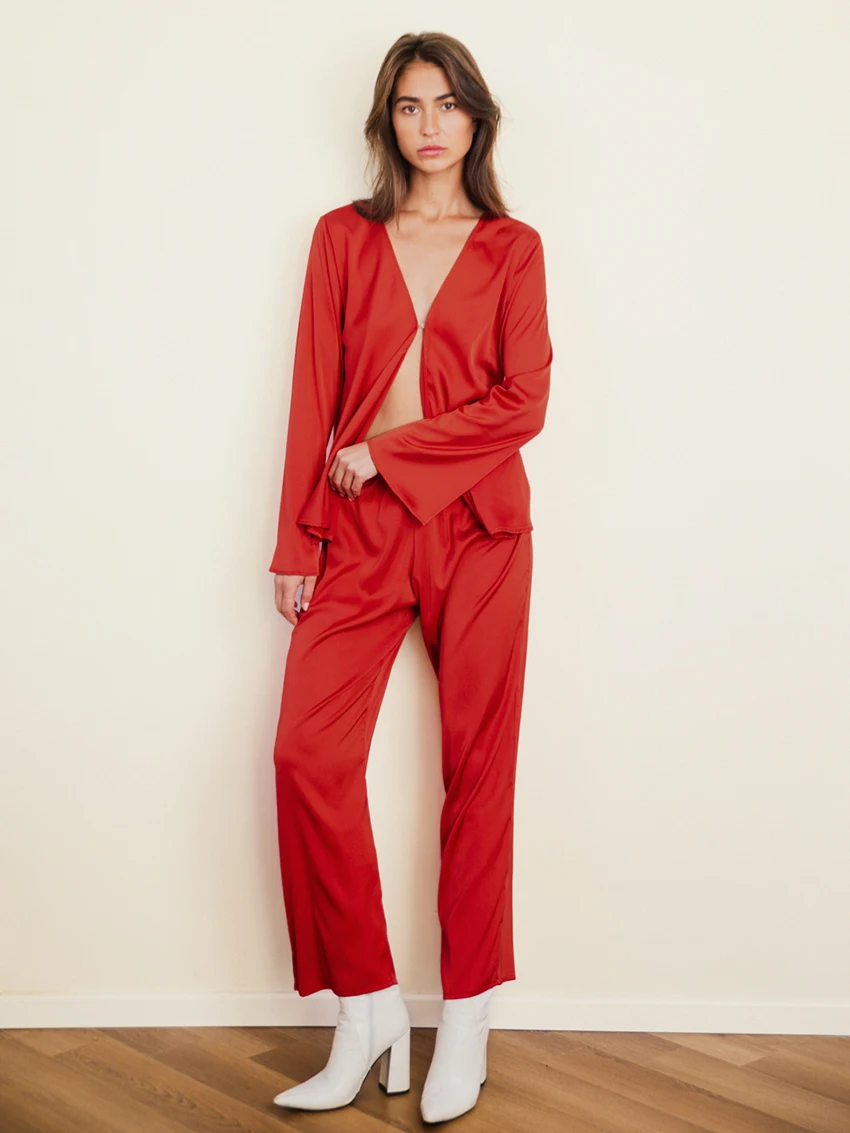 marthaqiqi loose female nightgowns suit sexy spaghetti strap sleepwear backless nightwear wide leg pants casual femme pajama set Marthaqiqi Fashion Female Nightwear Set Sexy Low-Cut V-Neck Sleepwear Long Sleeve Nightgowns Wide Leg Pants Women Nightie Suit