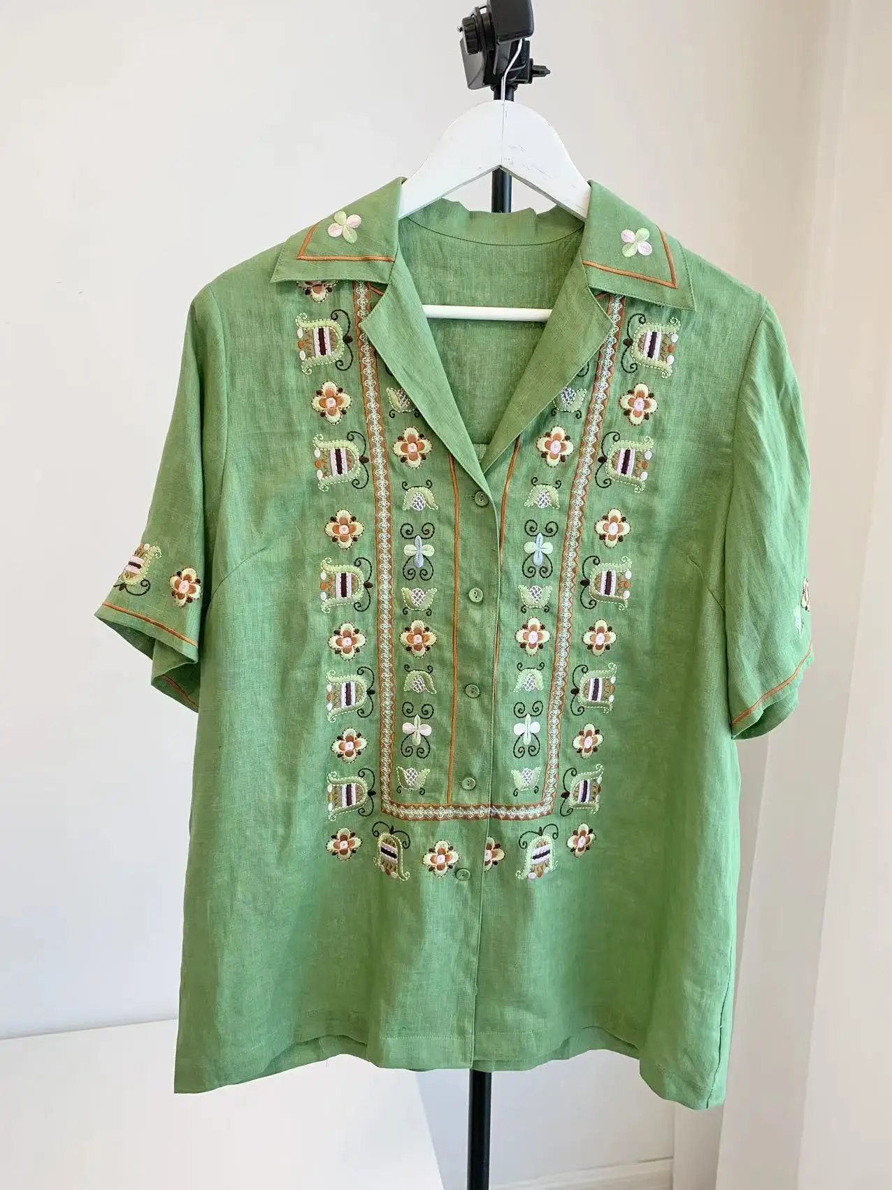 

Women's Embroidered Flower Lapel Single Breasted Shirt Elastic Waist Wide Leg Pants