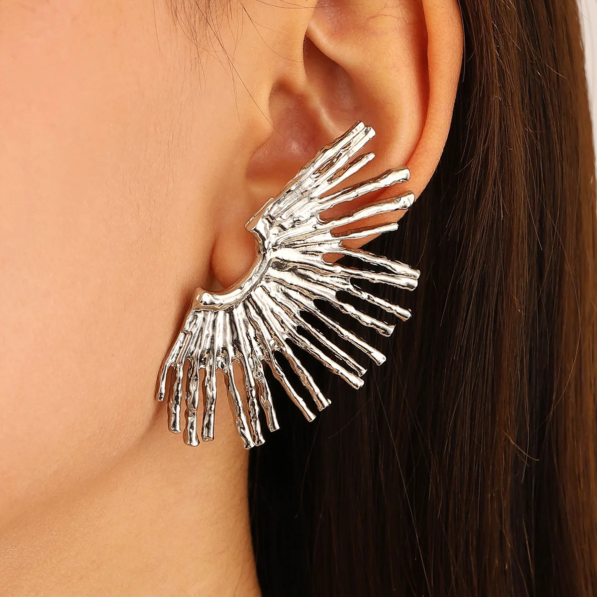 

925 Silver Needle Fashion Big Half Sunflower Earrings For Women Metal Earing Jewelry 2024 Trending Exaggerated Stud Earrings Z40